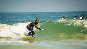 wavy surfcamp portugal