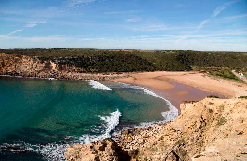 Sagres, the pearl of surfing in the Algarve SurfCamp Portugal Algarve barranco algarve