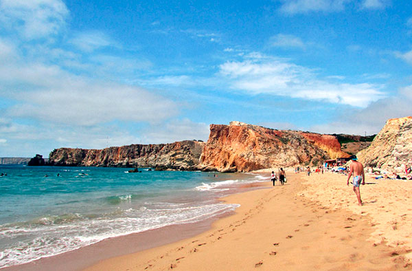 Vacaciones en Sagres: Qué ver y dónde ir SurfCamp Portugal Algarve vacaciones en Sagres Tonel