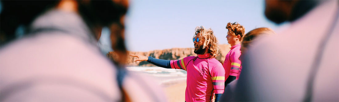 Todo lo que necesitas para aprender a surfear - Wavy Surf Camp