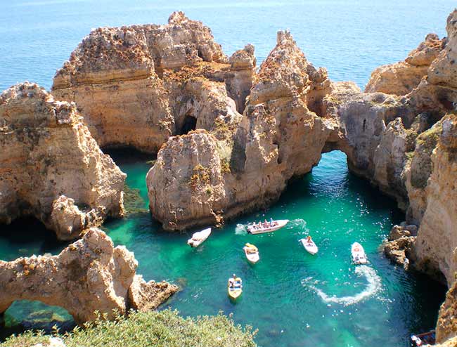 Las mejores calas del Algarve están en Sagres SurfCamp Portugal Algarve las mejores calas del Algarve ponta da piedade